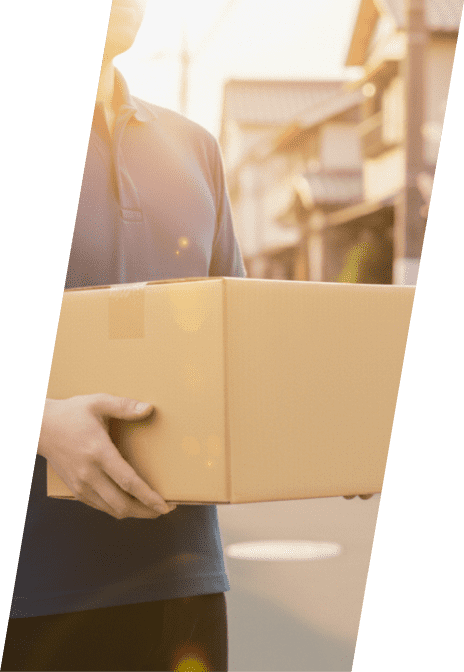お客様の大切な荷物を丁寧に届ける配送スタッフの手元